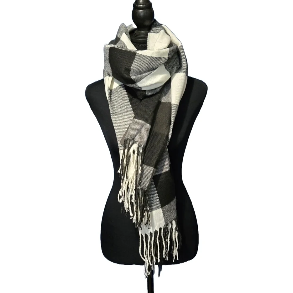 Steve Madden Wide Plaid Scarf Black & White NWT New Cozycore